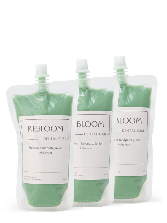 Navulverpakkingen tandpasta. 3 zakken milde munt tandpasta. Groene tandpasta