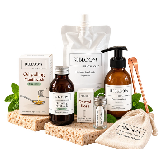 tandpasta flesje, navulling, oil pulling, flos en tongschraper van een frisse tandpasta van rebloom - pepermunt